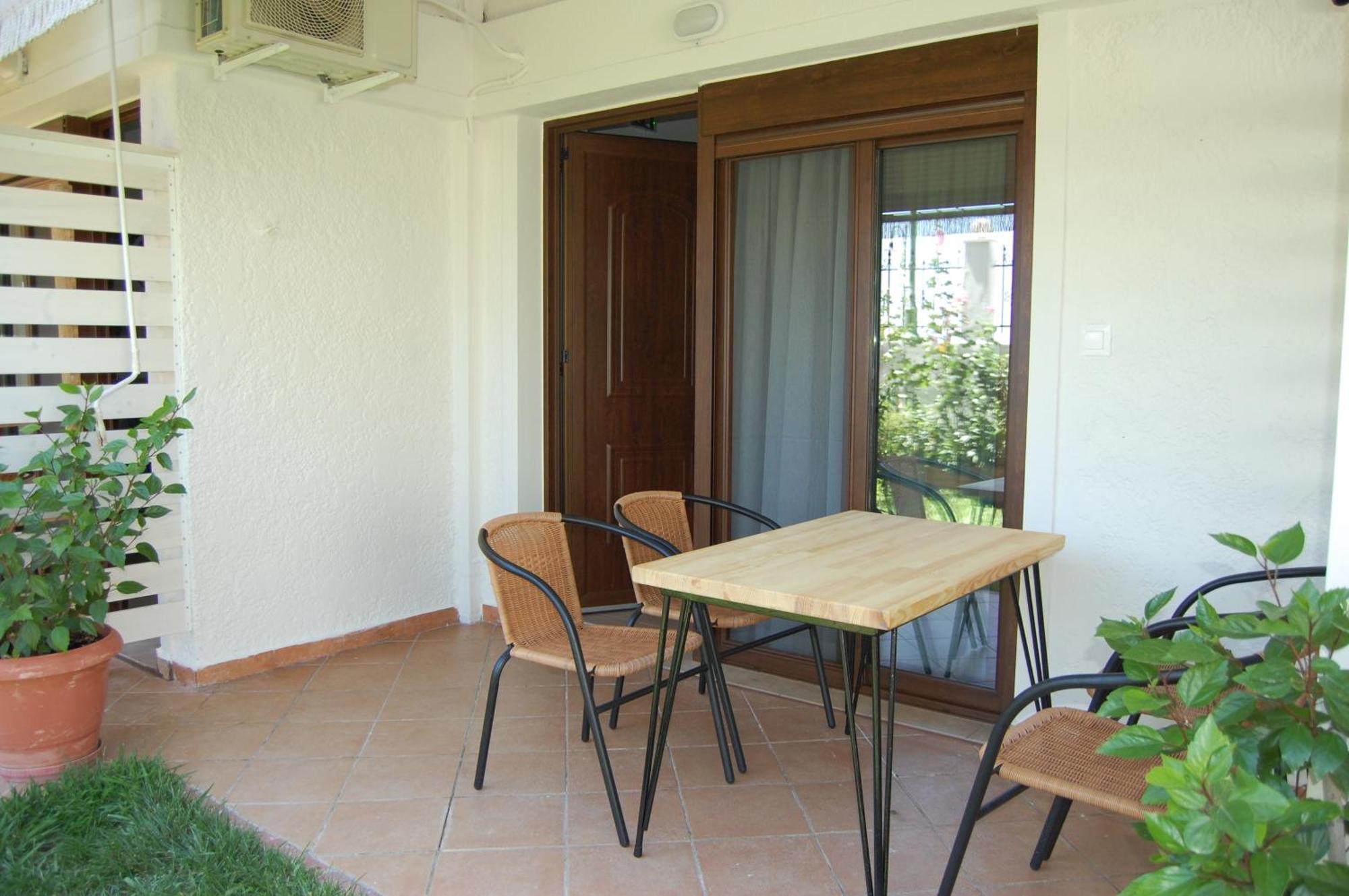 Melachrini Apartments Vrasná エクステリア 写真